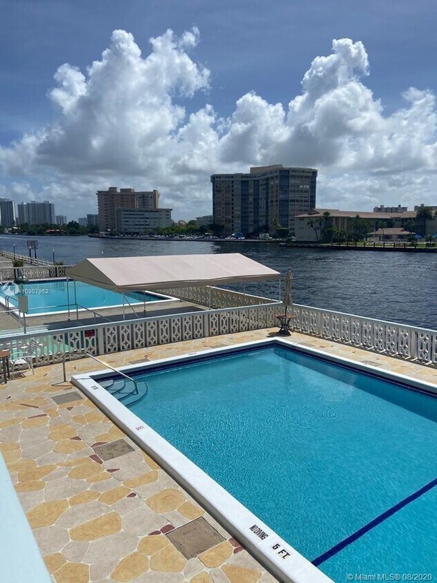 Beautiful private pool overlooking canal and famous Hallandale Bridge - 1801 S Ocean Dr