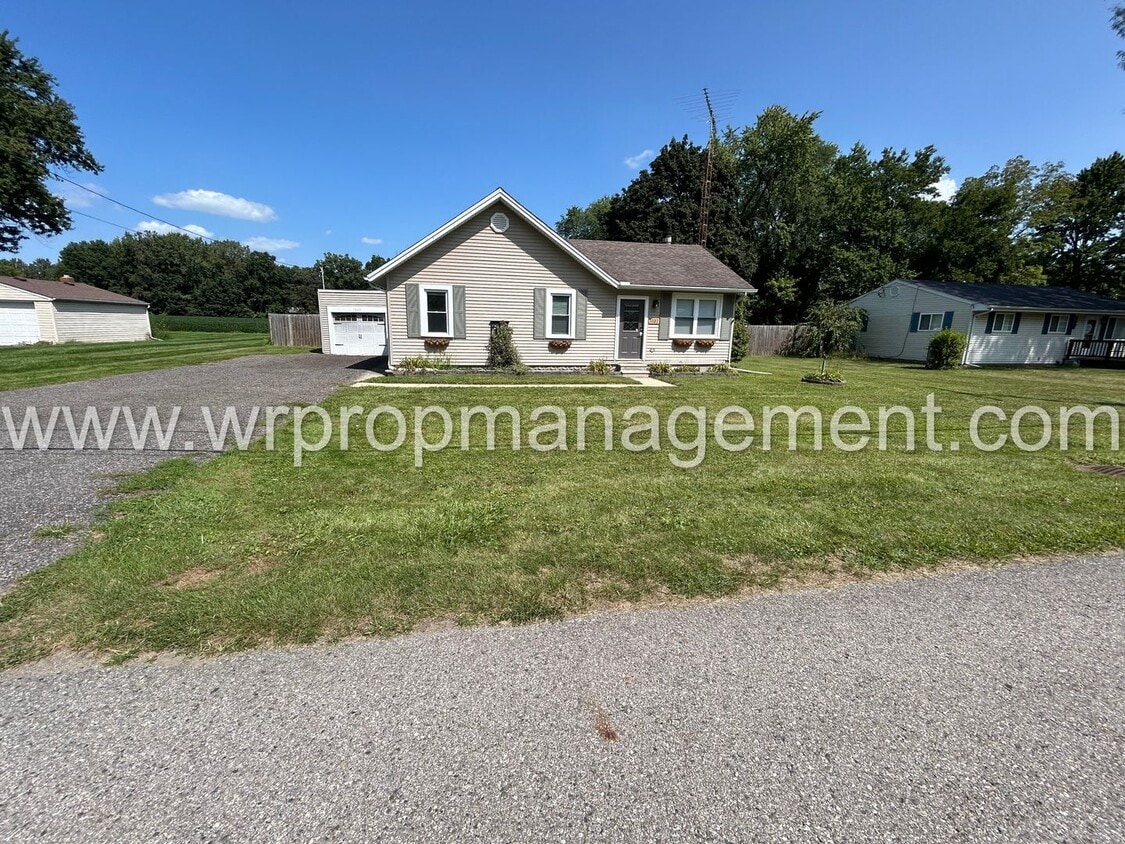 Primary Photo - 4 bed 1 bath home in Temperance!