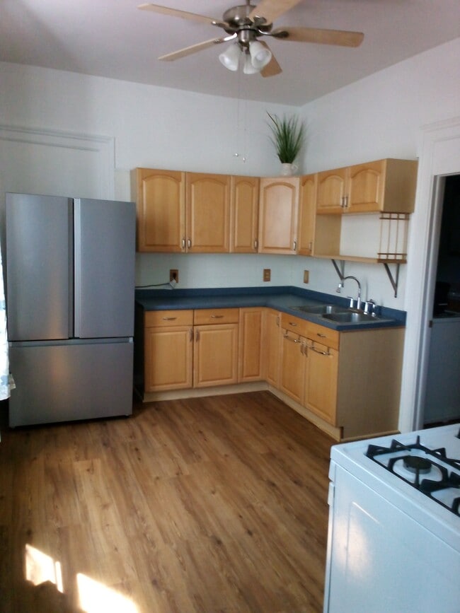 Building Photo - 505 Marcellus St