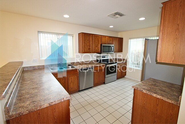 Building Photo - Great 3 bedroom, 2 bath home located in Go...