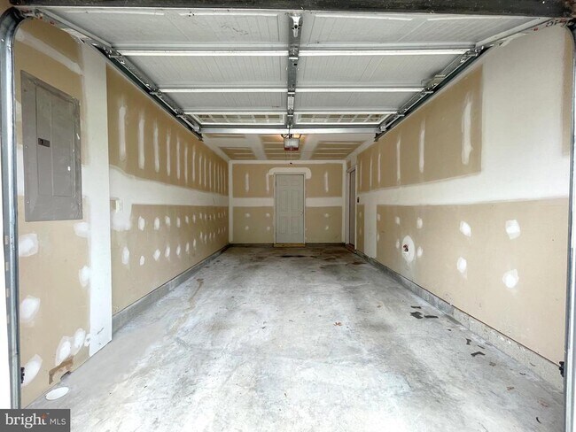 Building Photo - 113 Polo Way