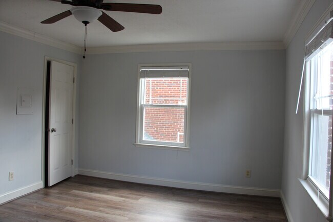 Building Photo - 708 N Monroe St