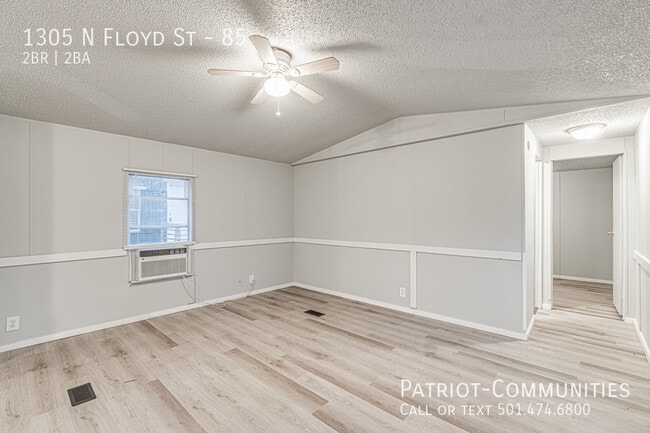 Foto del edificio - 1305 N Floyd St