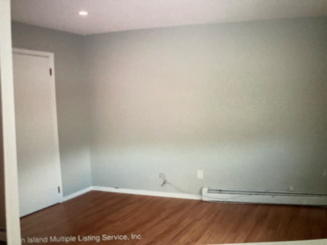Building Photo - 490 Stafford Ave