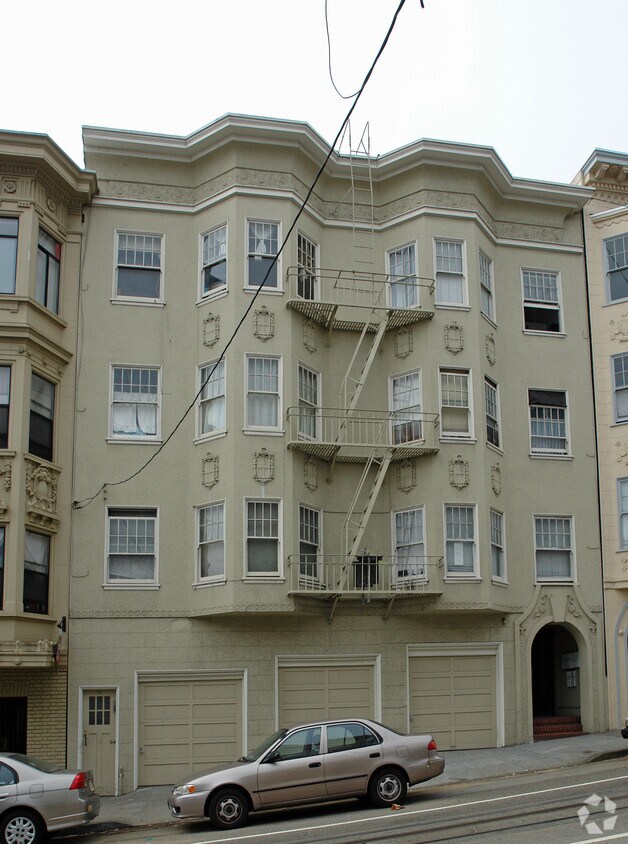 Foto principal - 1075 Washington St