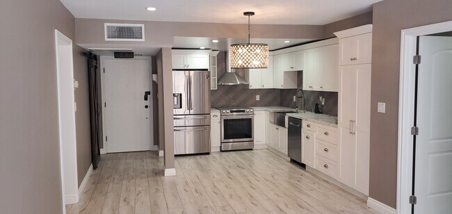 Foto del edificio - 1300 Midvale Ave