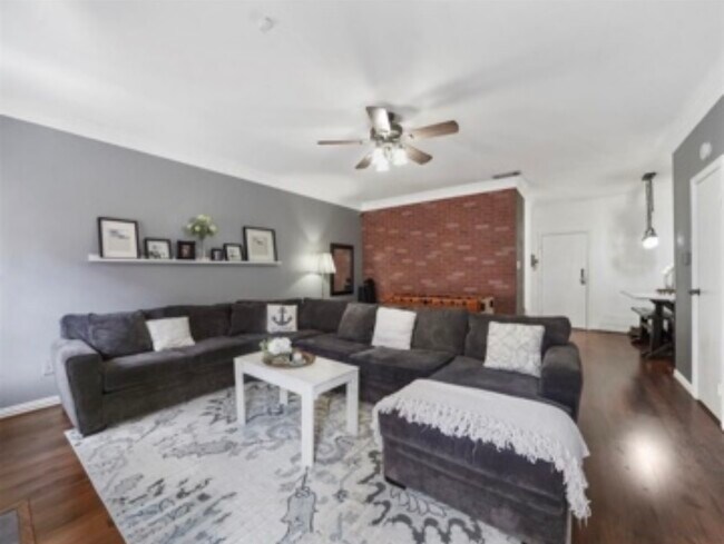 Living Area - 9850 Pagewood Ln