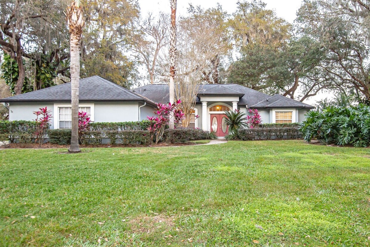 FOR RENT!!! STUNNING AND SPACIOUS 5 BEDROO... - FOR RENT!!! STUNNING AND SPACIOUS 5 BEDROO...