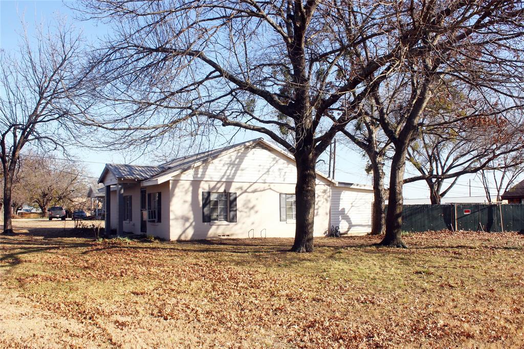 Primary Photo - 304 Waller St