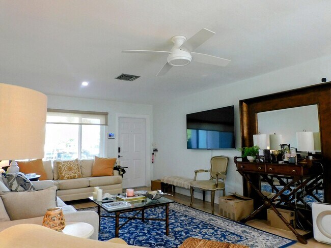 Building Photo - 1702 N L St