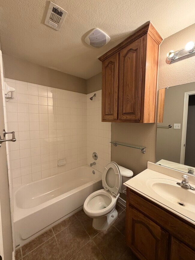 Building Photo - 13994 Fall Harvest Dr