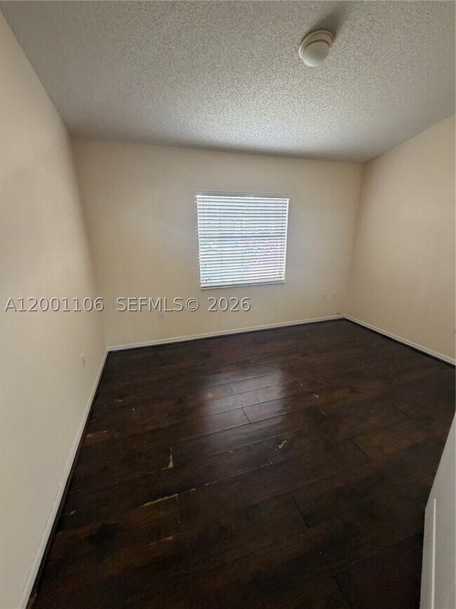 Foto del edificio - 960 NE 214th Ln