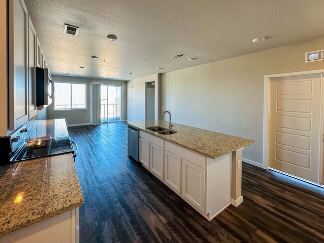 Foto del edificio - TRAILS AT WESTCREEK - 3bd 2ba condo with 1-car garage!