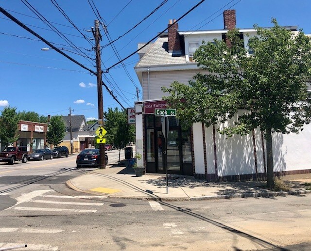 exterior street - 48 Cook St