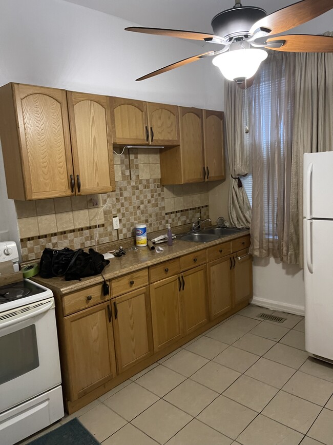 Kitchen - 5131 Cates Ave