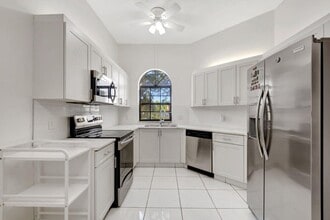 Building Photo - 5403 Verona Dr