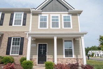 Building Photo - 800 Dallas Dr