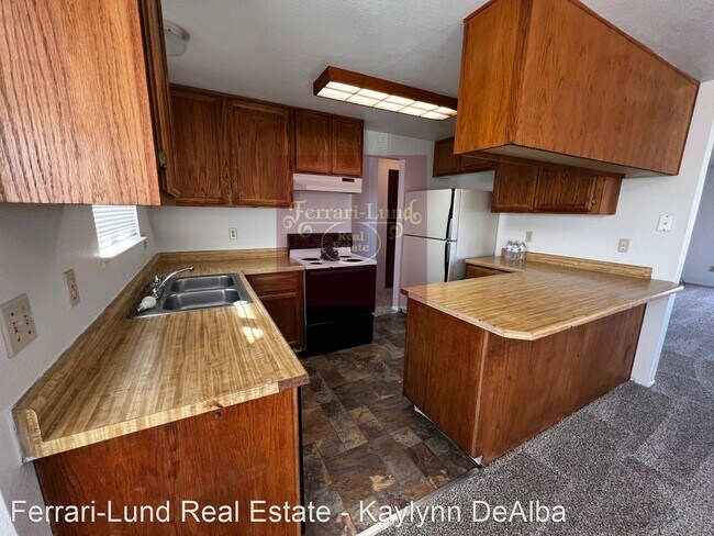 Building Photo - 3 br, 2 bath House - 8523 Moth Cir