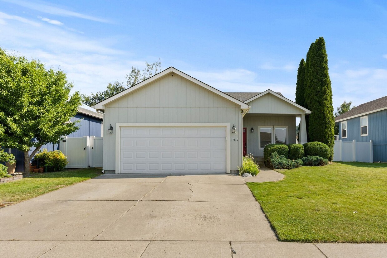 Primary Photo - Adorable Greenacrees Home! Close to Schools!