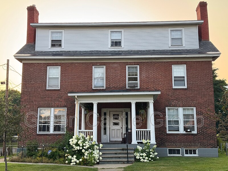 Foto principal - 28 S Williams St