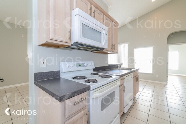 Foto del edificio - 16736 Glenbrook Blvd.