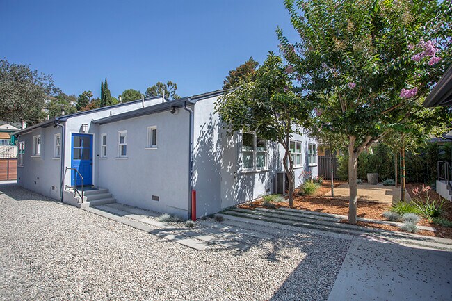 Foto del edificio - 2521 Griffith Park Blvd