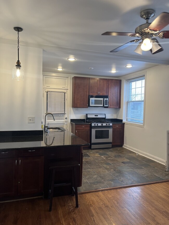 Foto del edificio - 4838 W Henderson St