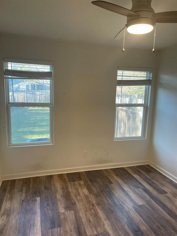 Building Photo - 8801 Pineridge Dr