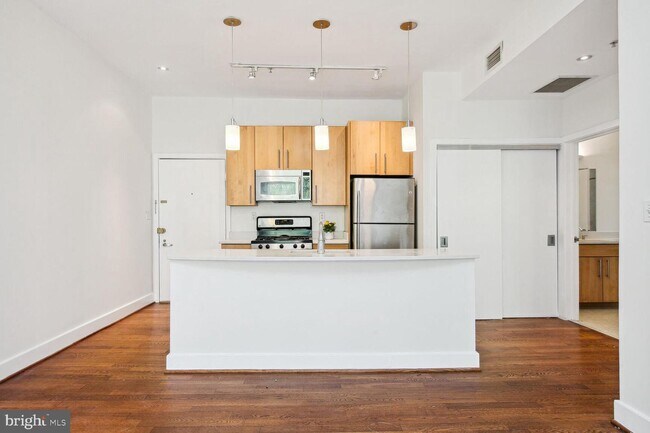 Building Photo - 1348 Euclid St NW