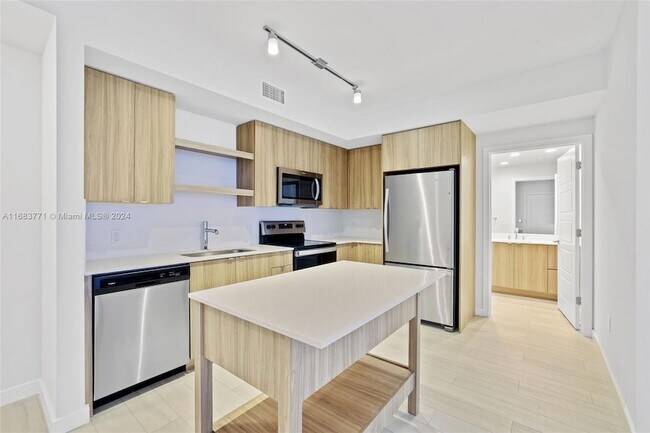Foto del edificio - 555 NE 8th St