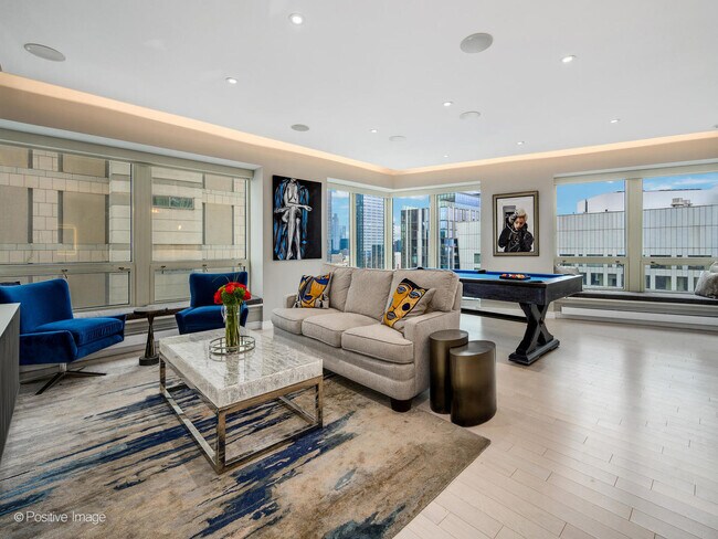 Foto del edificio - 57 E Delaware Pl