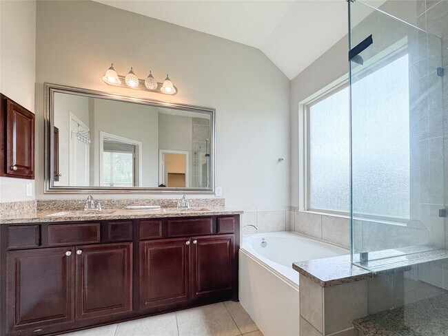 Foto del edificio - 4714 Western Brook Dr