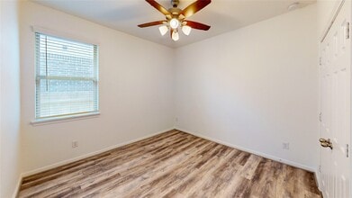 Building Photo - 31415 Whitcombe Summit Wy