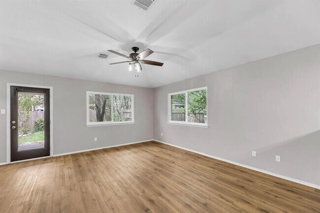 Building Photo - 906 Mammoth Ct
