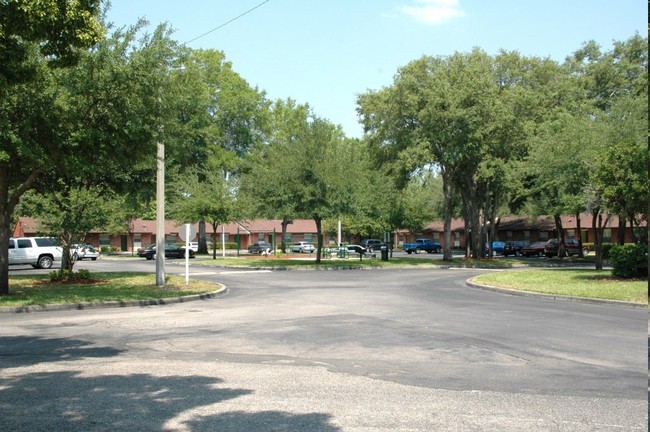 Building Photo - Forest Glen Apartments