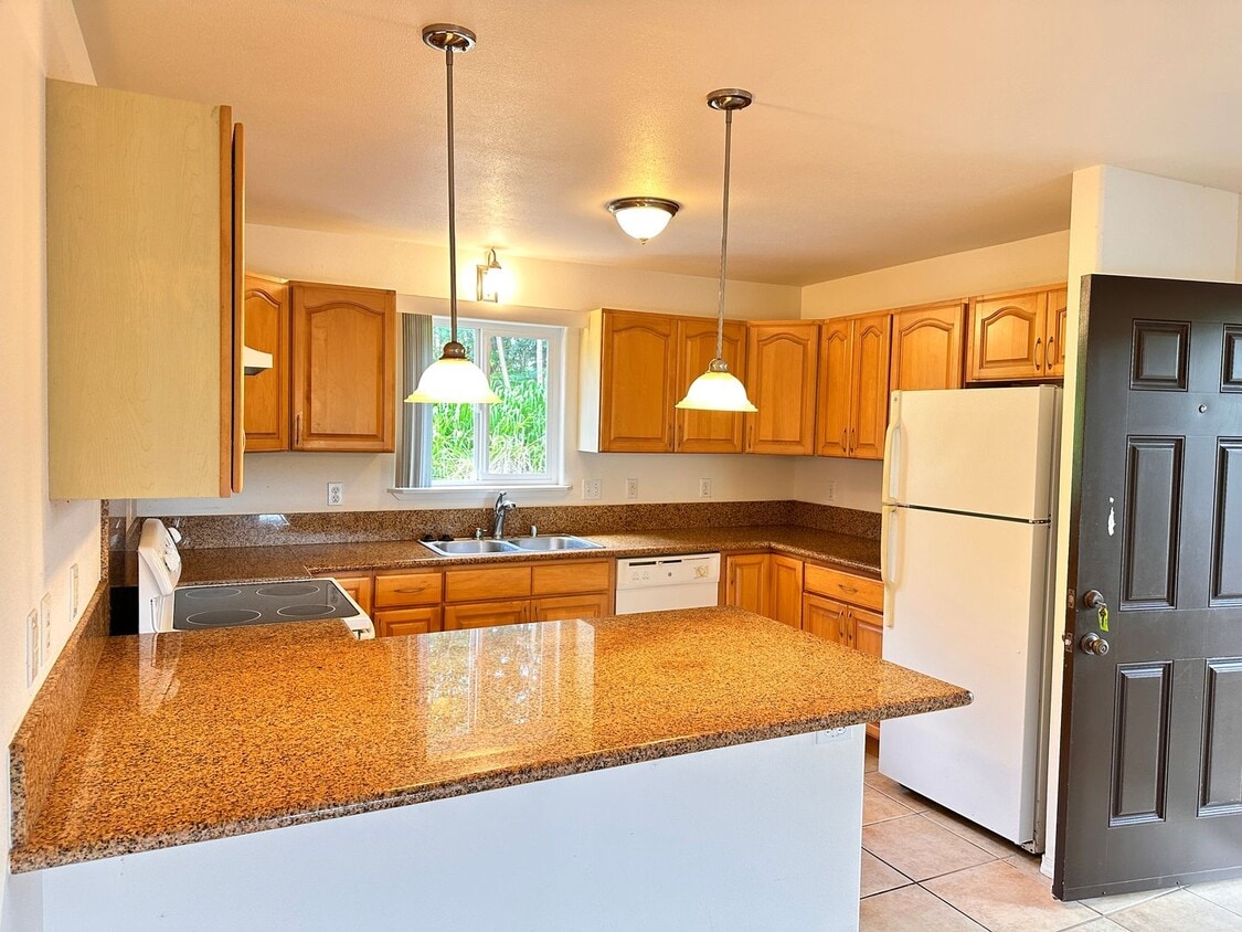 Primary Photo - Lease Pending - Ponahawai Quadplex