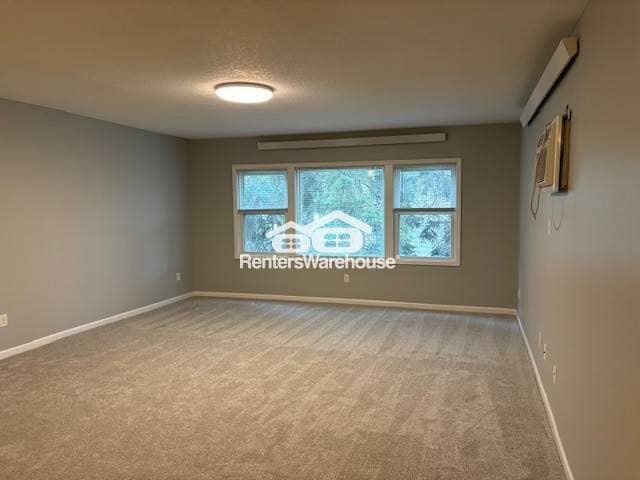 Foto del edificio - 8191 E River Rd