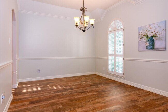 Foto del edificio - 2703 W Oaks Cir E