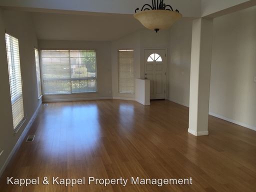 Building Photo - 105 Pau Ct