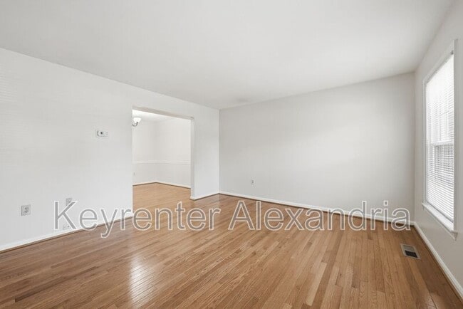 Building Photo - 8239 Dr Craik Ct