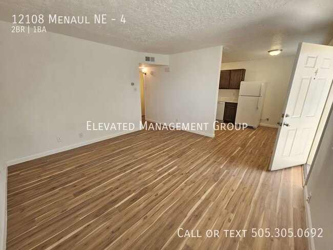 Foto del edificio - 12108 Menaul Blvd NE