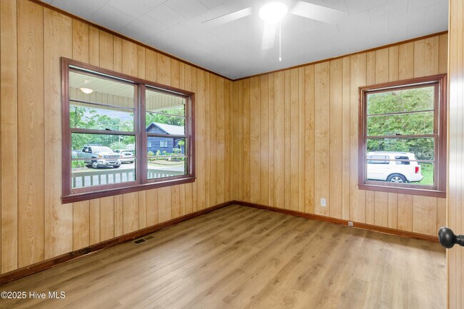 Foto del edificio - 1614 McKinley Ave