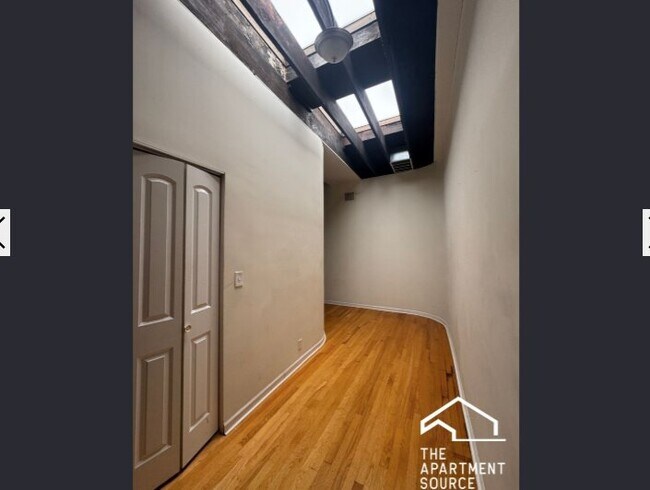 Foto del edificio - 916 W Belmont Ave