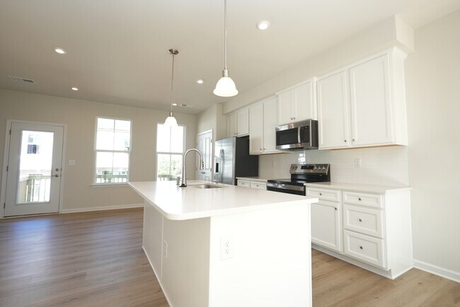 Foto del edificio - A large spacious home in Arbor St!