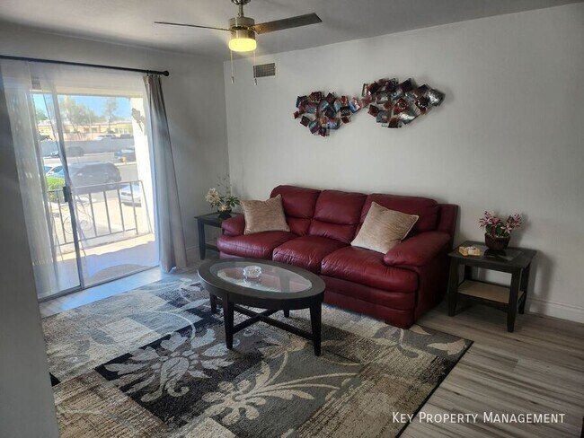 Foto del edificio - 1405 E Vegas Valley Dr