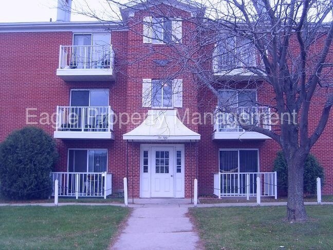 Building Photo - 1050 Grand Ave