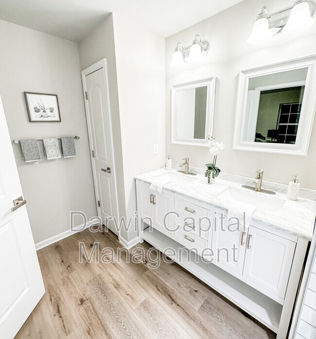 Foto del edificio - 385 N Tuckahoe Rd