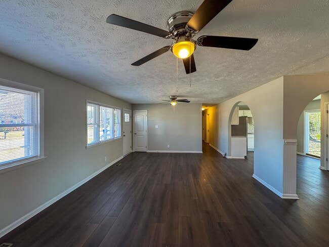 Foto del edificio - Cute 3 Bed 2 Bath Home in Fayetteville