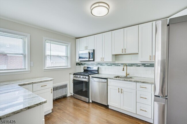 Foto del edificio - 432 Rosetta Pl