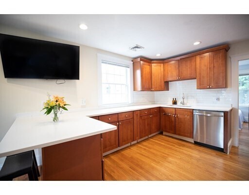 Primary Photo - 27 Linden Rd